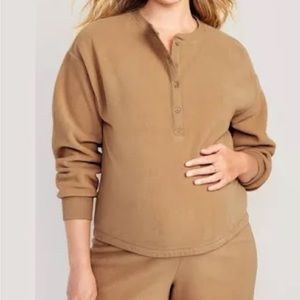 3/$20 Fleece maternity Henley sweatshirt